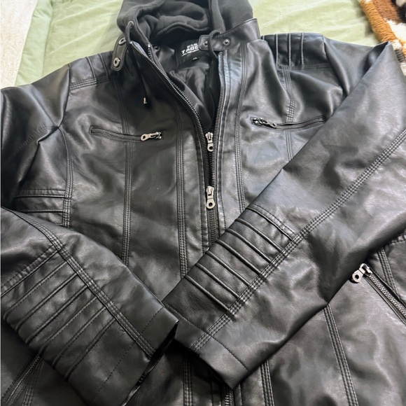 Women's Black Hooded Jacket - Picture 13 of 16